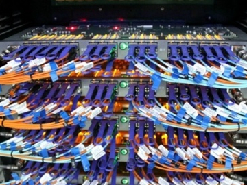 05“神威·太湖之光”：看“神算子”是如何煉成的	      			     新一期全球超級計算機500強榜單於2017年6月19日發布，“神威·太湖之光”超級計算機以每秒12.5億億次的峰值計算能力以及每秒9.3億億次的持續計算能力，第三次蟬聯世界超級計算機排名榜單第一名。那麼，“神威·太湖之光”超級計算機到底有多強？它的組件有何優勢？它又可以被應用於哪些領域？【詳細】
