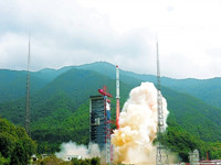 02長征二號丙“一箭三星”發射成功	      			     9月29日12時21分，我國在西昌衛星發射中心用長征二號丙運載火箭，成功將三顆衛星送入預定軌道，任務獲得圓滿成功。這是中國長征系列運載火箭完成的第251次發射。【詳細】