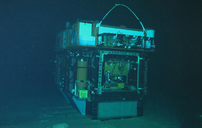 最深達7735.9米！“奮斗者”號又完成7次載人深潛作業