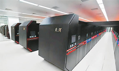 “天河”是中國超算家族重要成員。圖為天河超算機房。新華社發