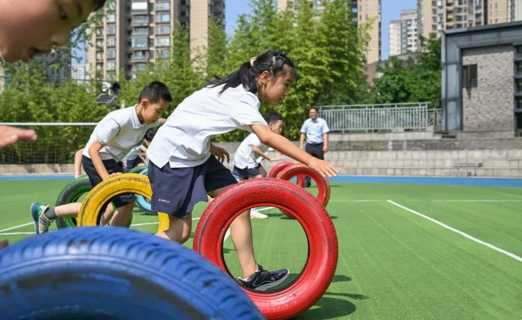 重庆中小学为学生量身定制“花式”大课间