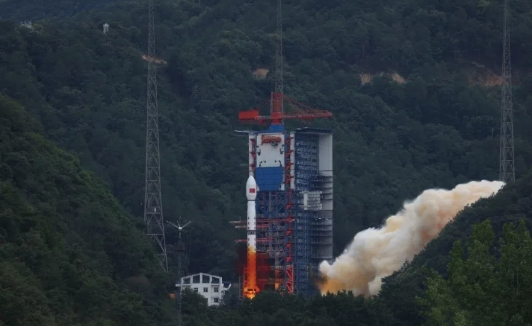 中国成功发射试验二十八号B星01星
