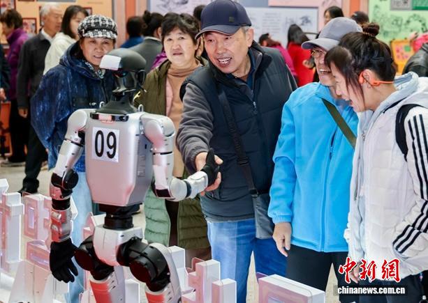 “銀齡益智坊”老年科普項目活動現場。中國科技館 供圖