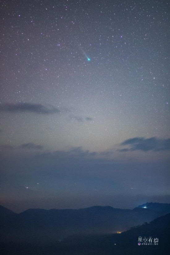 重慶市星空攝影愛好者戴建峰2021年12月10日在雲南紅河拍攝的倫納德彗星。（本人供圖）
