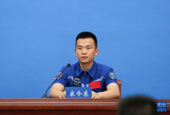 7月9日，在北京航天城，神舟十九号航天员宋令东在记者见面会上。新华社记者 厉彦辰 摄