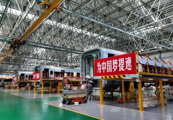 這是7月14日拍攝的中車長客生產車間。新華社記者 司曉帥 攝