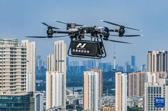 6月16日，一架无人机在飞行中（无人机照片）。新华社记者 伍志尊 摄