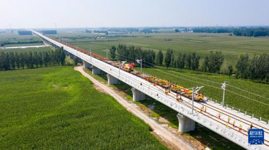 9月1日，工作人員在河北省河間市施工（無人機照片）。新華社發（袁瑞宇 攝）