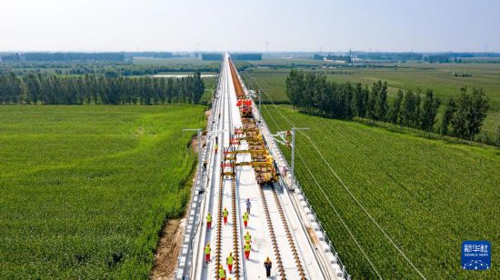 9月1日，工作人員在河北省河間市施工（無人機照片）。新華社發（袁瑞宇 攝）