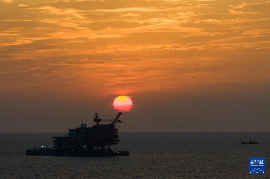 这是9月7日在渤海海域拍摄的垦利6-1油田10-1北区块Ⅱ期开发项目油气平台（无人机照片）。  新华社发（杜鹏辉摄）