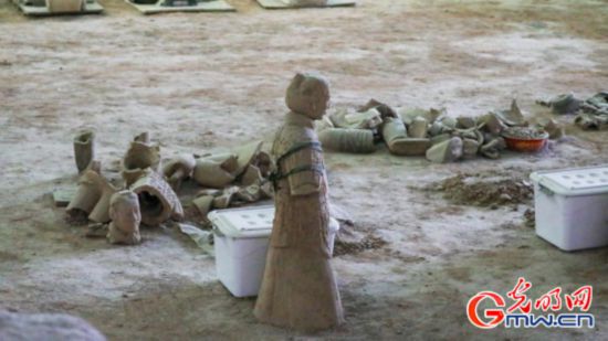 等待三維採集的兵馬俑碎片