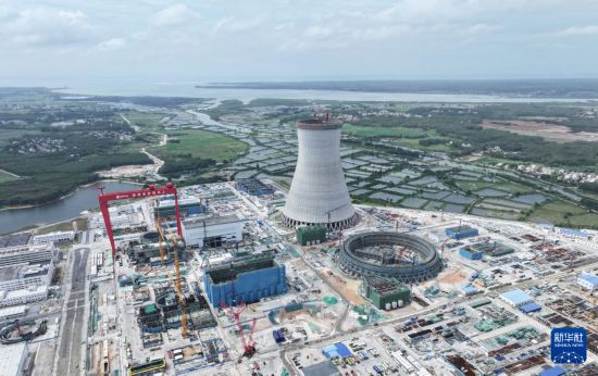 這是9月17日拍攝的國家電投廣東廉江核電項目施工現場（無人機照片）。新華社記者 鄧華 攝
