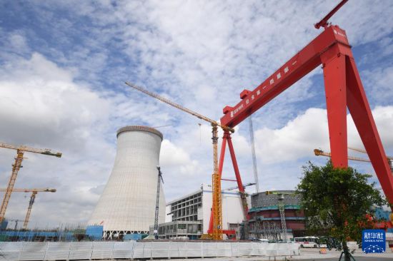 這是9月17日拍攝的國家電投廣東廉江核電項目冷卻塔。新華社記者 鄧華 攝
