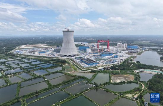 這是9月17日拍攝的國家電投廣東廉江核電項目施工現場（無人機照片）。新華社記者 鄧華 攝