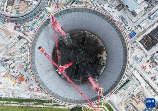 這是9月17日拍攝的國家電投廣東廉江核電項目冷卻塔（無人機照片）。新華社記者 鄧華 攝