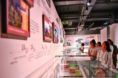 游客參觀長春歷史文化博物館。新華社記者 張楠攝