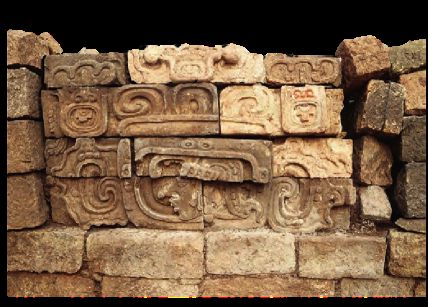 出土的雕刻建筑構件(中國社科院考古所供圖)