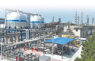 中國石化“齊魯石化—勝利油田百萬噸級CCUS項目”二氧化碳輸送管道工程首站。  勝利油田供圖