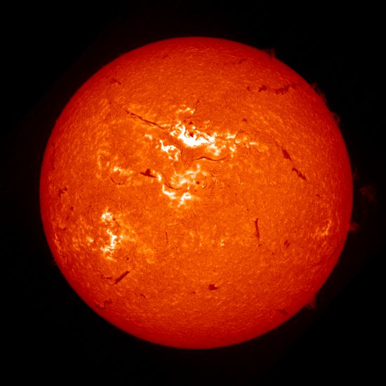 这是“羲和号”北京时间11月9日15时35分观测到的X1.7级耀斑。（南京大学太阳科学数据中心供图）