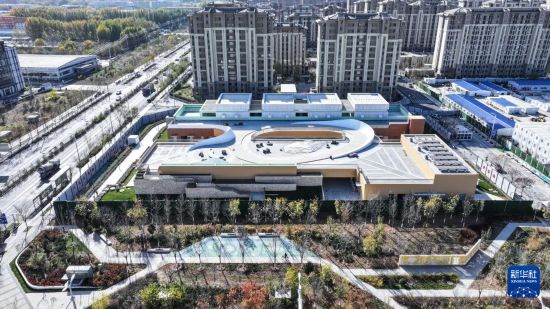   這是位於雄安新區容西片區的容西1號變電站（11月19日攝，無人機照片）。       新華社記者 牟宇 攝