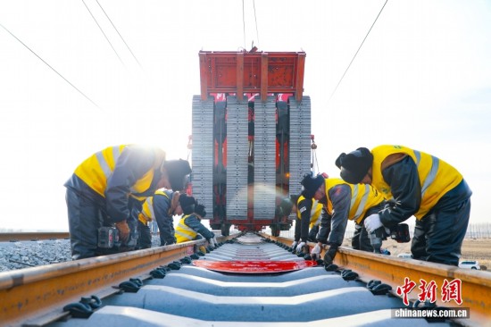 中新社发 马赫 摄