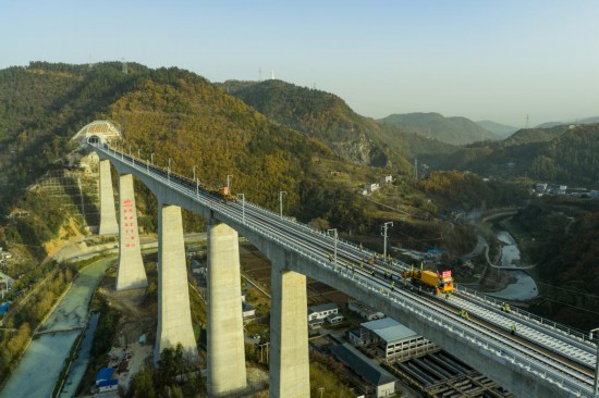 湖北十堰神定河特大桥施工现场。（受访单位供图）