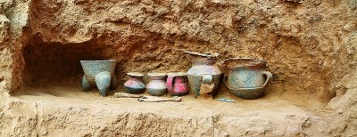 M13壁龕器物出土情況 國家文物局供圖