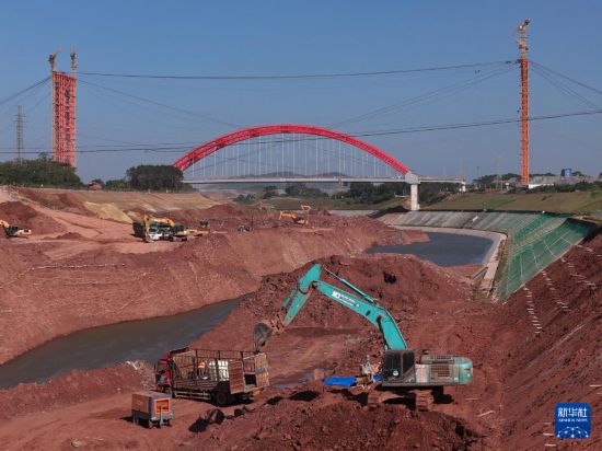 这是平陆运河陆屋段建设现场（11月12日摄，无人机照片）。新华社记者 周华 摄