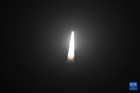 1月16日4時10分，我國太原衛星發射中心在山東附近海域成功發射谷神星一號海射型遙七運載火箭，搭載發射的天啟星座06組衛星順利進入預定軌道，飛行試驗任務取得圓滿成功。新華社發（安迪 攝）