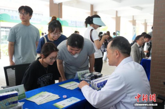 校園師生們學習結核病防控知識。廣州市胸科醫院 供圖